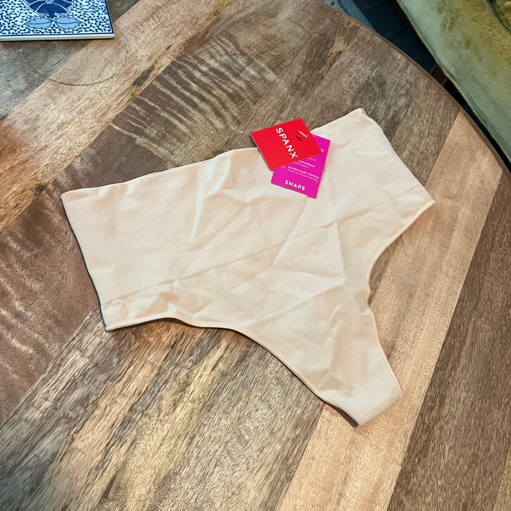 NWT Spanx Thong Shapewear
